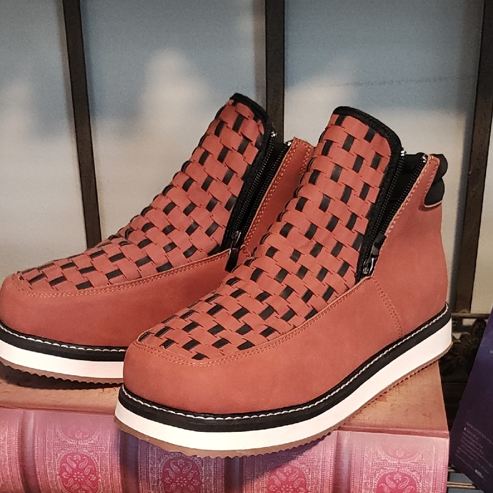 Stylish Brown and Black Men's Ankle Boot.